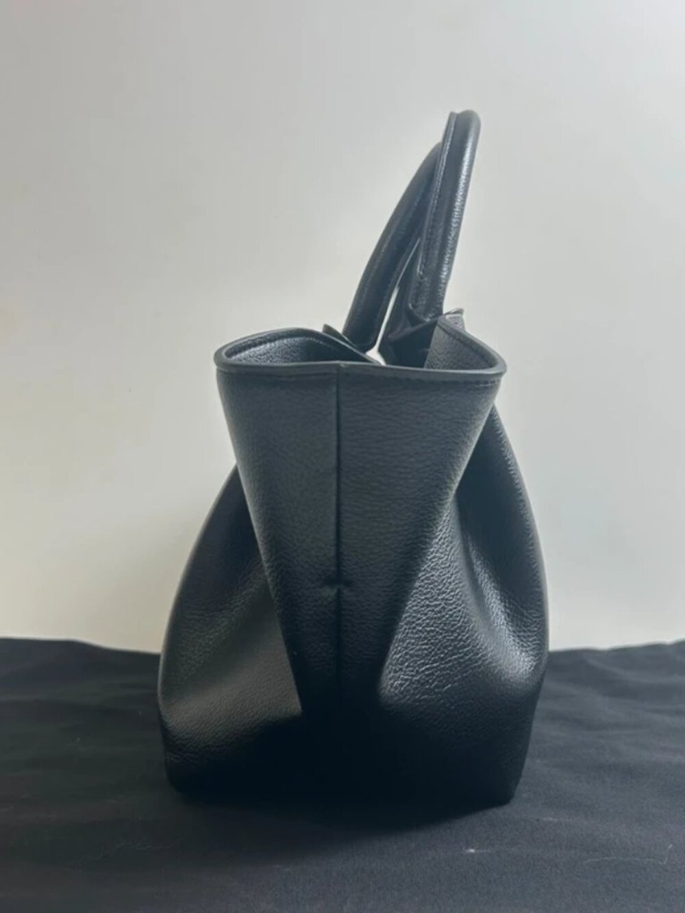 DeMellier New York Grained Leather Tote Bag - Picture 4 of 9